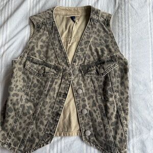 Universal Thread Leopard Print Vest - Tan and Black